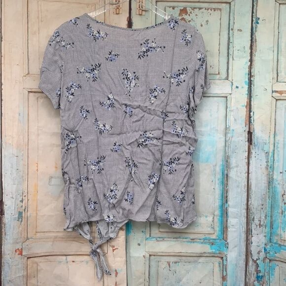 Lauren Conrad Blouse XL Gray White Check Print with Floral Gauze Rayon Short Sle - Picture 5 of 6